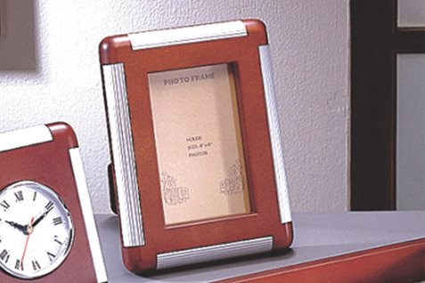 5X7" ELEGANT Picture Frame (1846HDV)