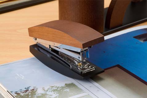 BE-CURIOUS Stapler (1016) X